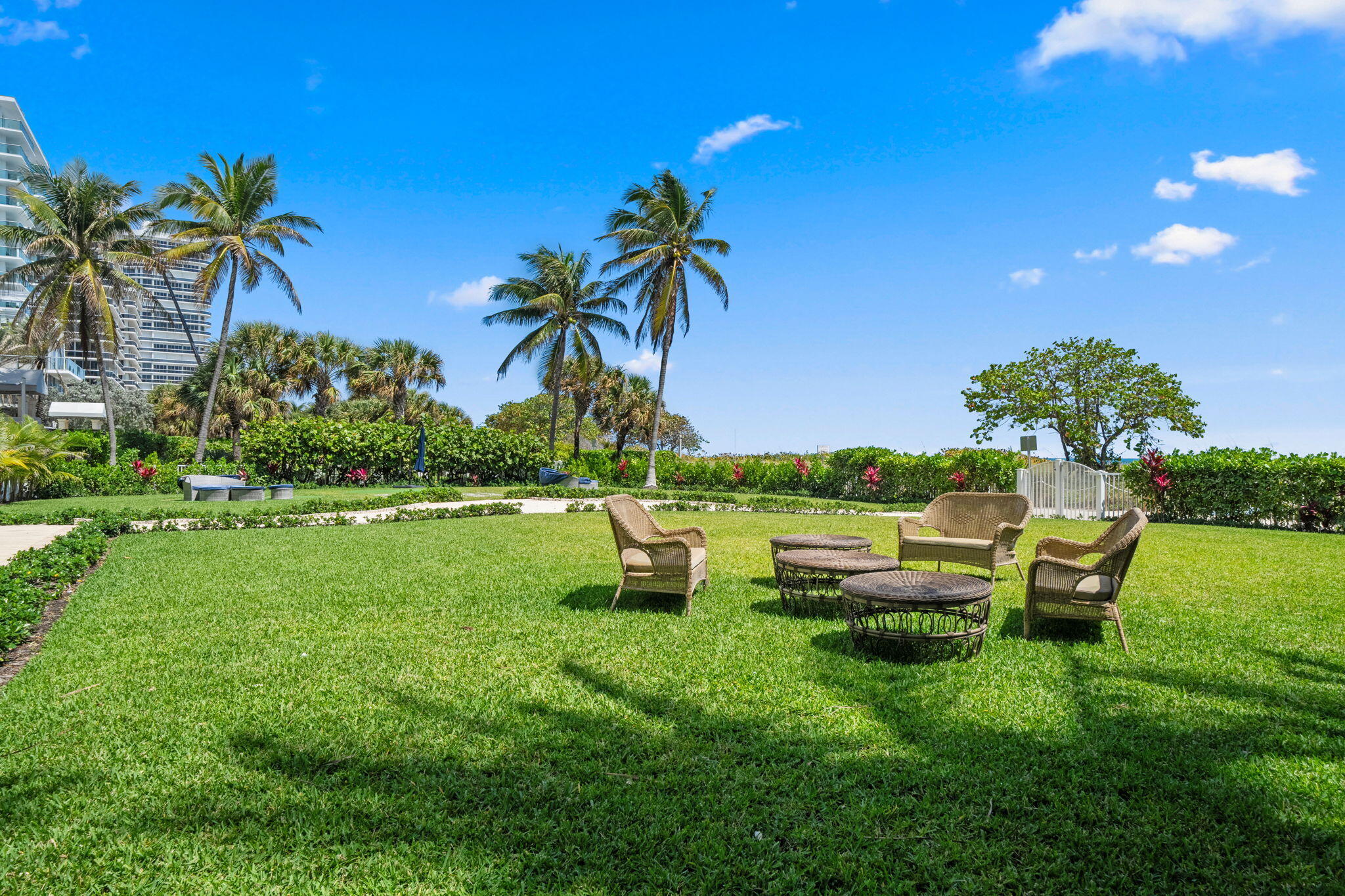 9455 Collins Avenue, Unit 305 Surfside, FL 33154 - Photo 33 of 58 33-web-or-mls-30-print-A7R09760