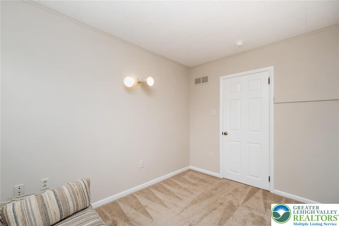 898 Walnut Road Warminster, PA 18974 - Photo 23 of 47 a view of room