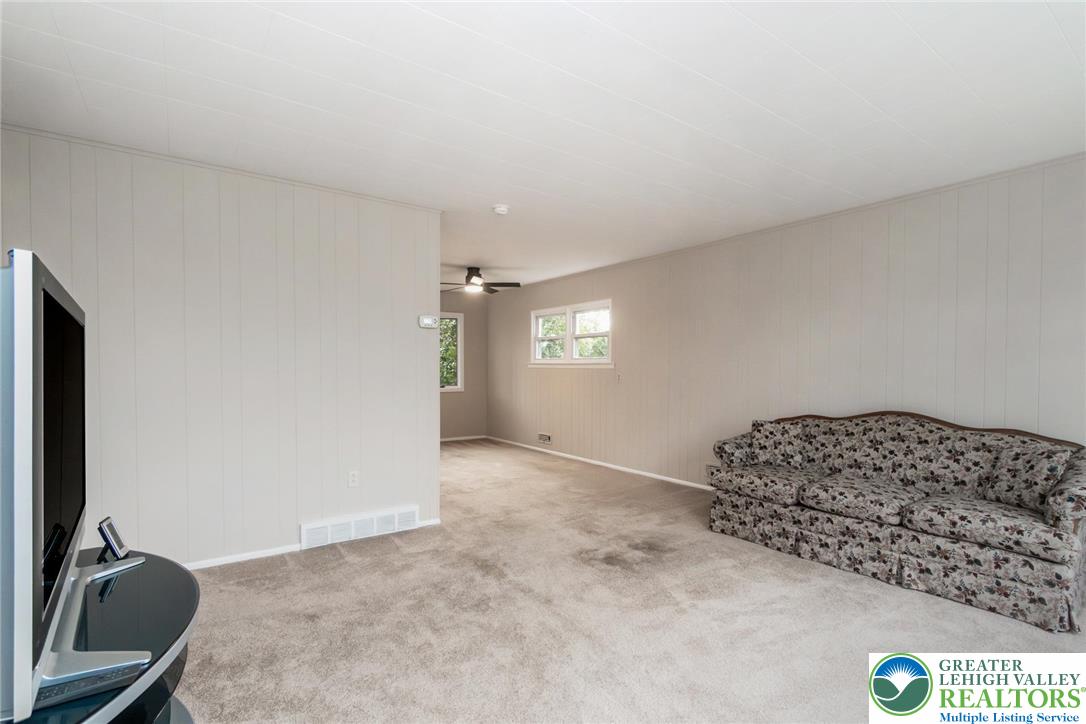898 Walnut Road Warminster, PA 18974 - Photo 7 of 47 a view of livingroom with workspace