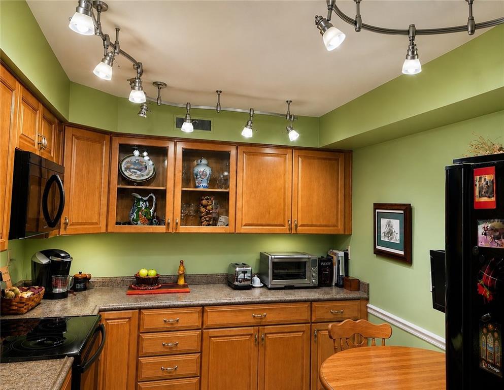 302 Fox Chapel Road, Unit 307 Pittsburgh, PA 15238 - Photo 14 of 31 Gallery Image 14