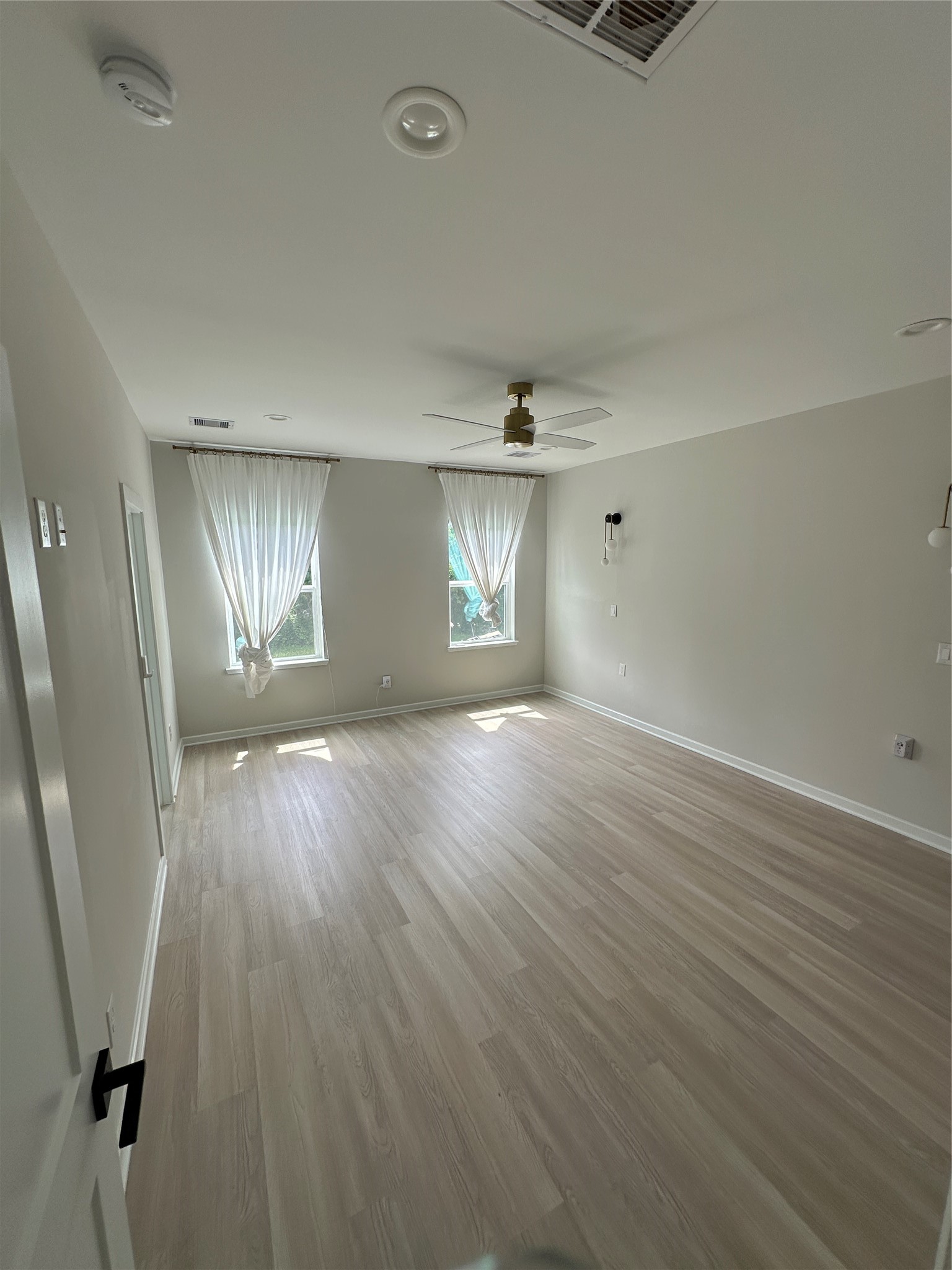 2032 West Tidwell Road Houston, TX 77091 - Photo 9 of 32