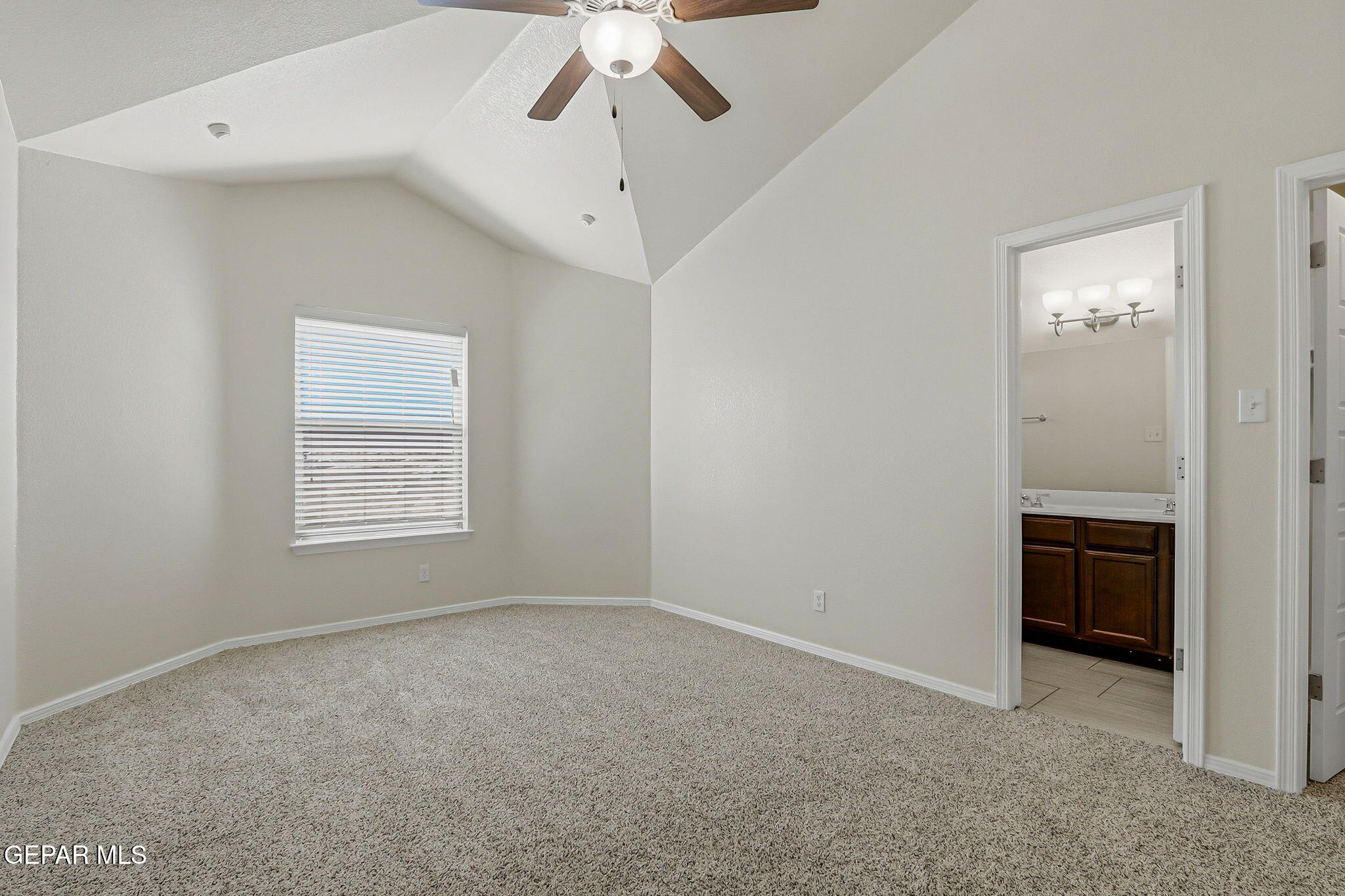 4945 George Fernandez El Paso, TX 79938 - Photo 13 of 40 29-web-or-mls-IMG_7585