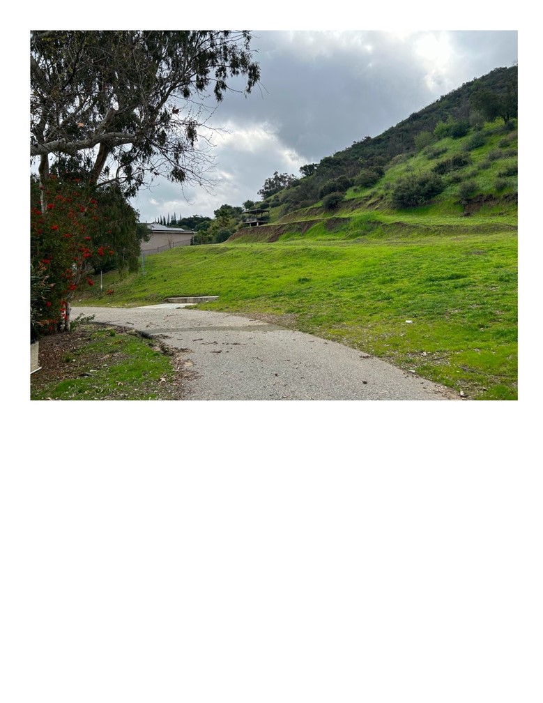 8600 Day Sunland, CA 91040 - Photo 9 of 14 a view of a park