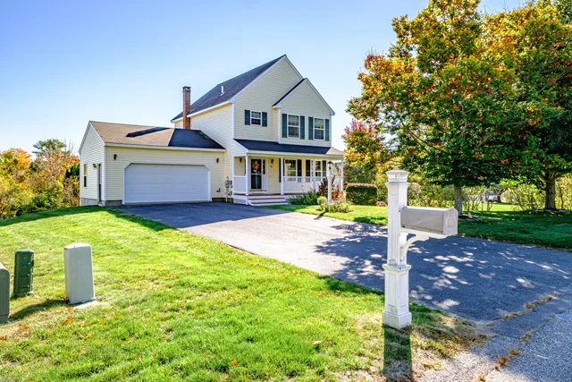 $579,900 | 21 Clearview Drive, Gorham, ME 04038