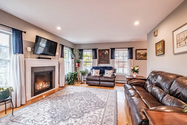 $579,900 | 21 Clearview Drive, Gorham, ME 04038