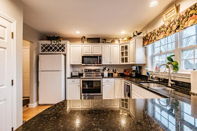 $579,900 | 21 Clearview Drive, Gorham, ME 04038