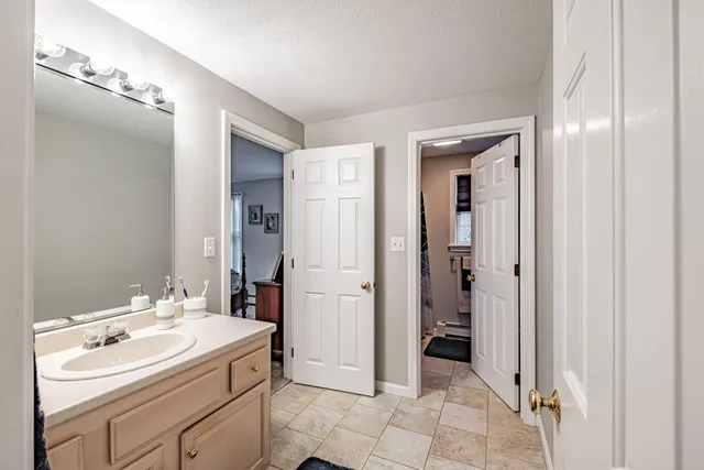 $579,900 | 21 Clearview Drive, Gorham, ME 04038