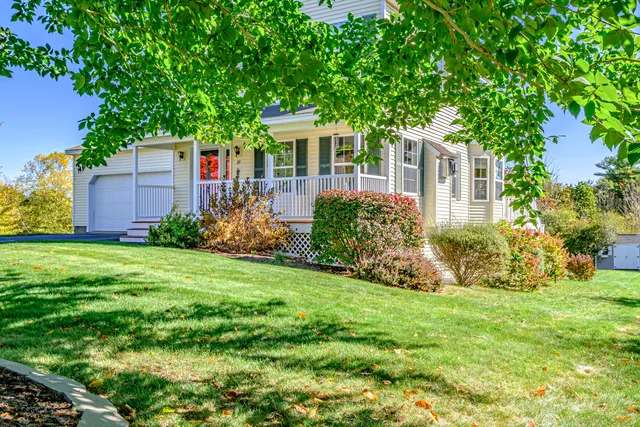 $579,900 | 21 Clearview Drive, Gorham, ME 04038