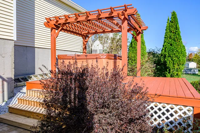 $579,900 | 21 Clearview Drive, Gorham, ME 04038