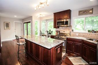 144 Ridgecrest Drive Chesterfield, MO 63017 - Photo 9 of 31 Gallery Image 9