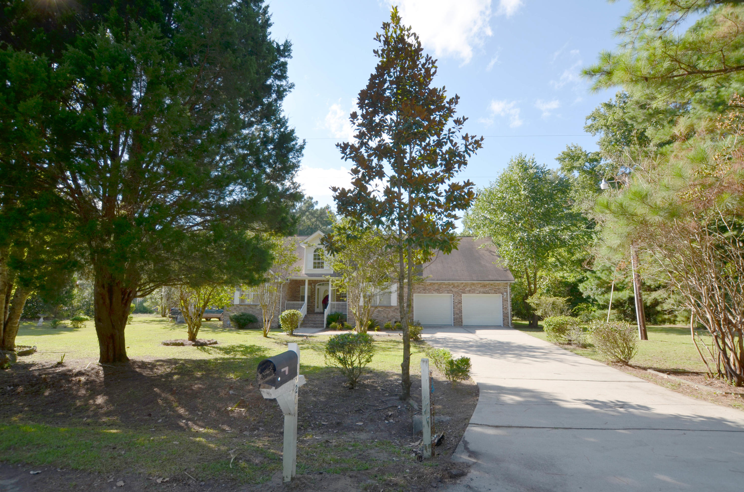 10204 Old Georgetown Road McClellanville, SC 29458 - Photo 2 of 19 2-driveway