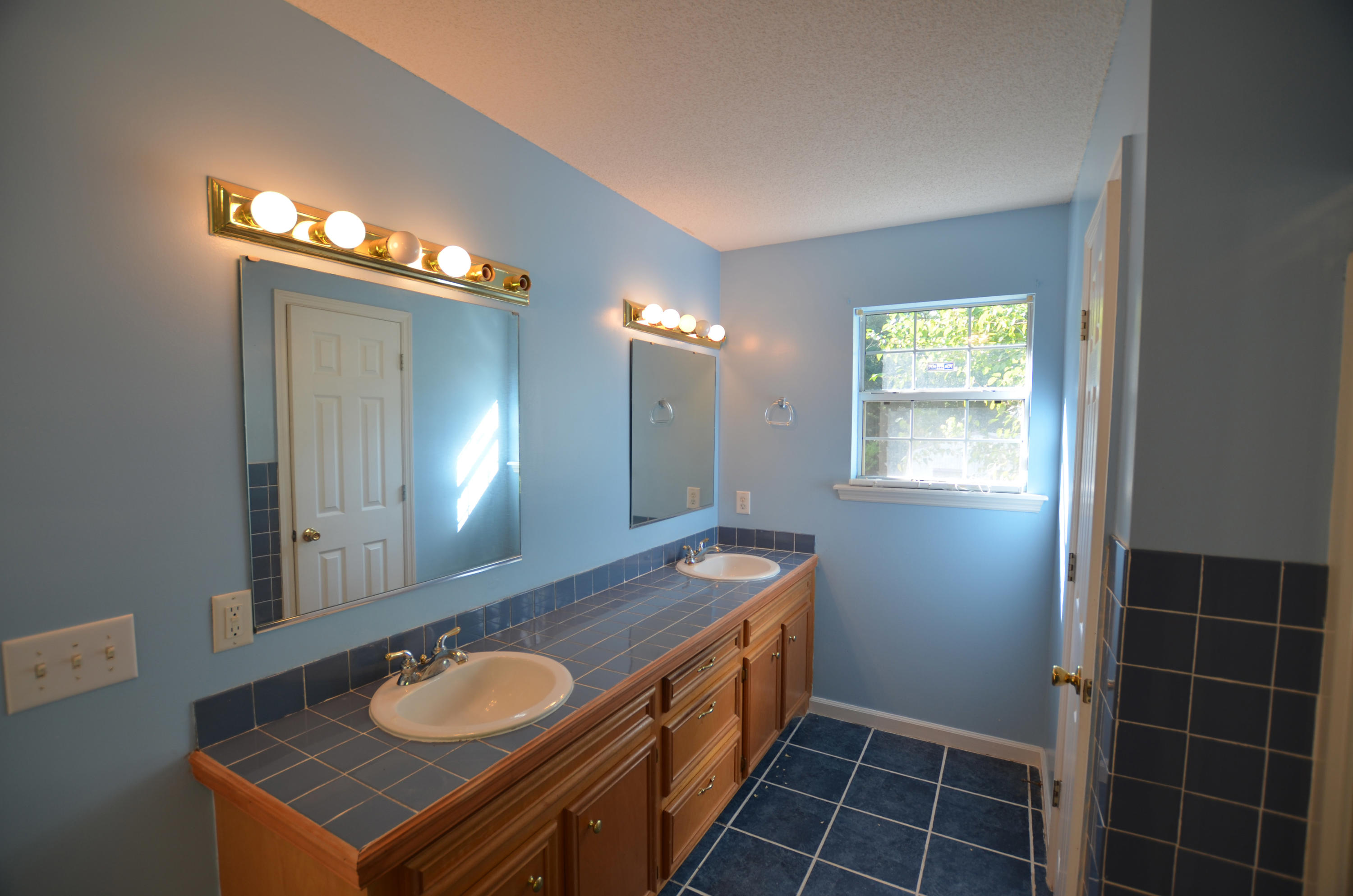 10204 Old Georgetown Road McClellanville, SC 29458 - Photo 12 of 19 12-bathroom-2