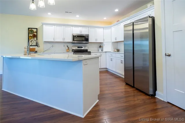 $372,000 | 631 Kingsbury Court, Clarksville, IN 47129