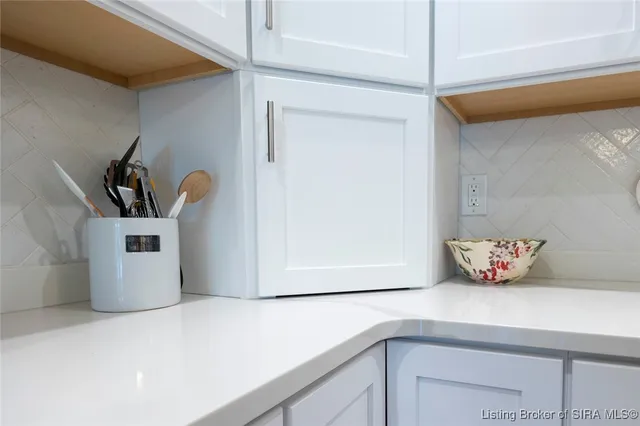 $372,000 | 631 Kingsbury Court, Clarksville, IN 47129