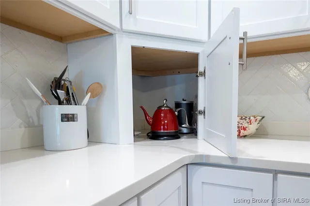 $372,000 | 631 Kingsbury Court, Clarksville, IN 47129