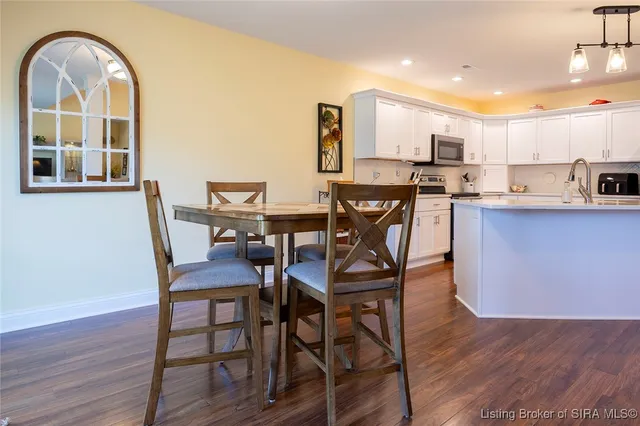 $372,000 | 631 Kingsbury Court, Clarksville, IN 47129