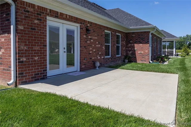 $372,000 | 631 Kingsbury Court, Clarksville, IN 47129