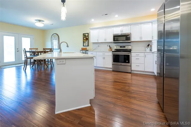 $372,000 | 631 Kingsbury Court, Clarksville, IN 47129