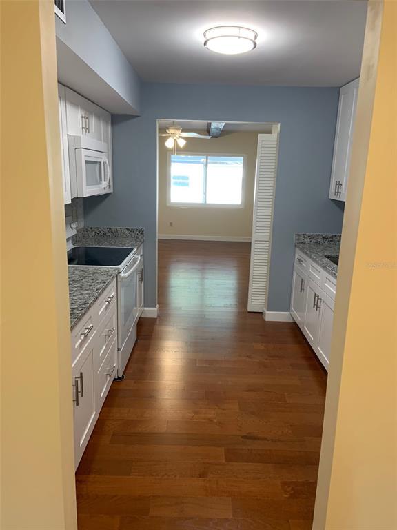 9897 Southwest 88th Court Road, Unit N Ocala, FL 34481 - Photo 4 of 28