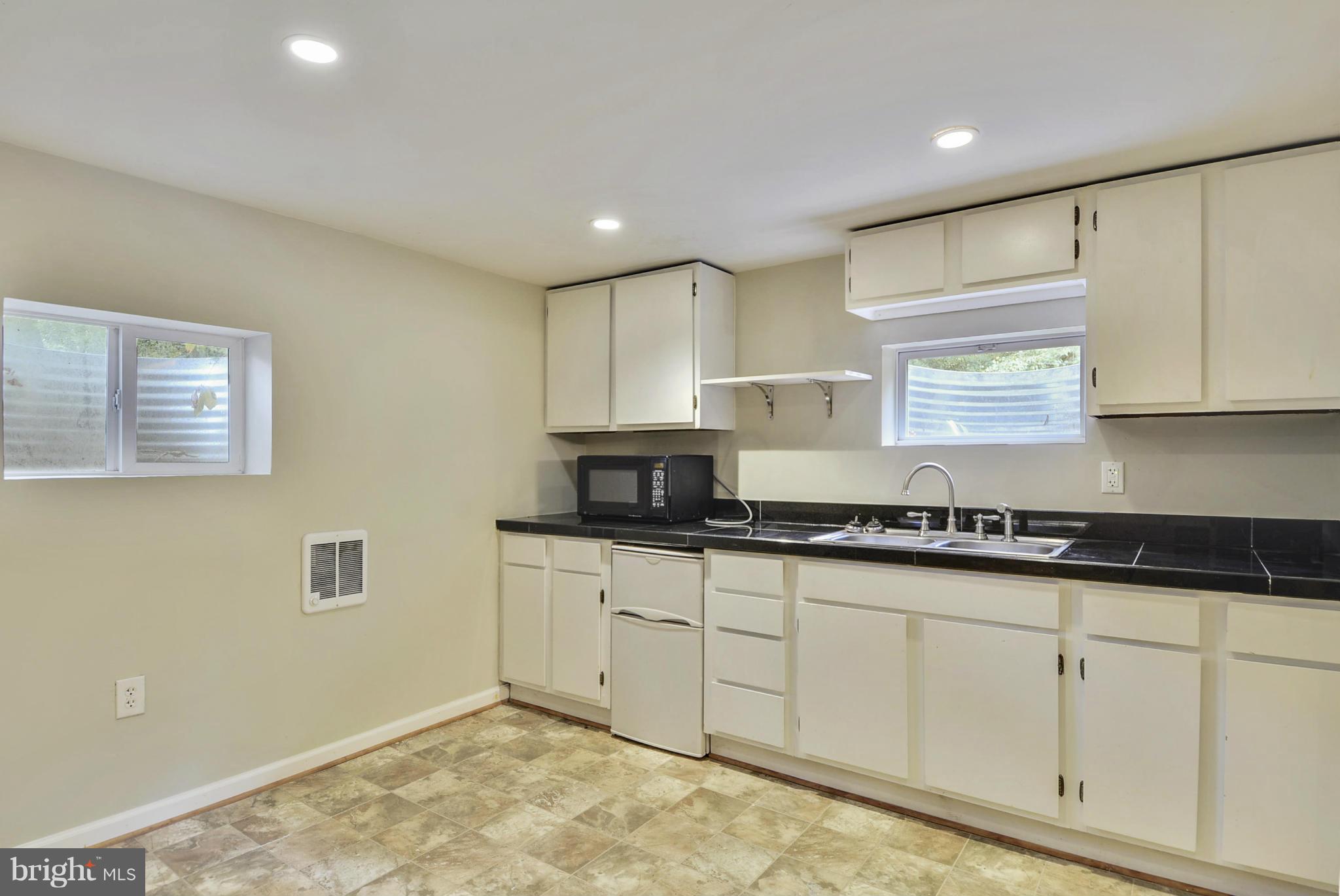 9405 Dangerfield Road Clinton, MD 20735 - Photo 15 of 19 Wet Bar Kitchenette
