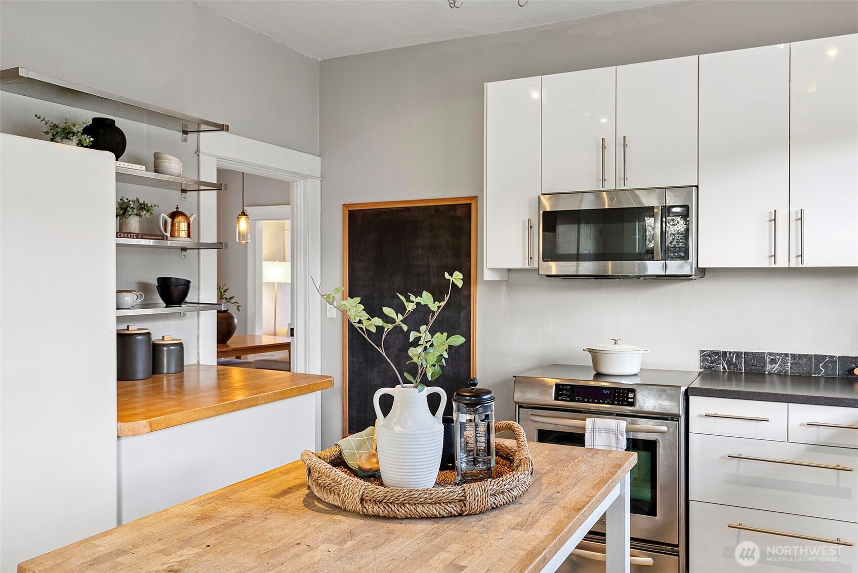 827 Northwest 61st Street Seattle, WA 98107 - Photo 18 of 34