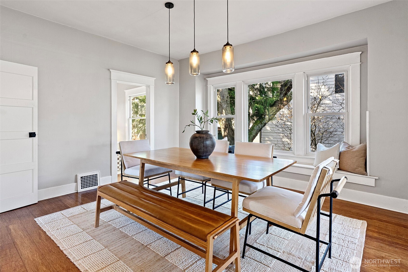 827 Northwest 61st Street Seattle, WA 98107 - Photo 10 of 34