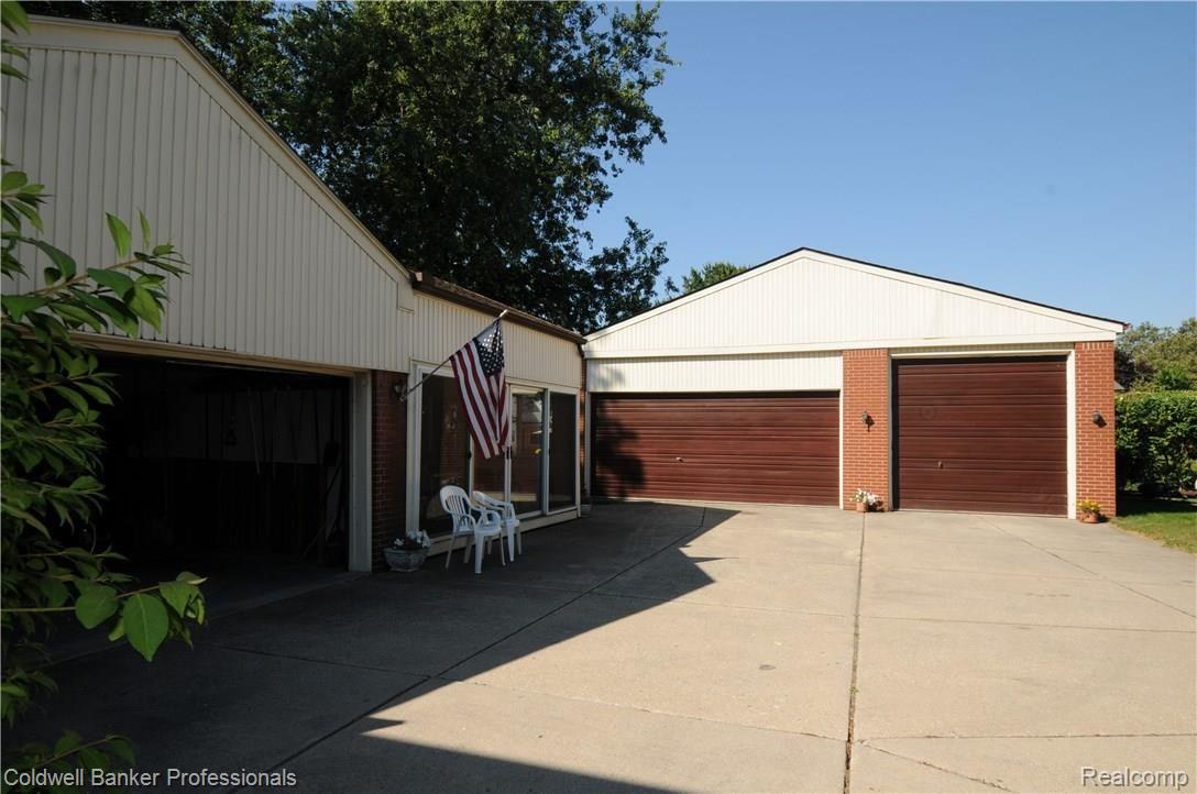 977 Trombley Road Grosse Pointe, MI 48230 - Photo 27 of 41 DSC_9858.JPG