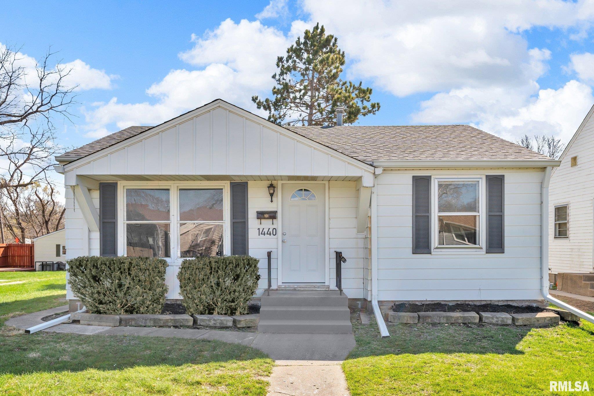 1440 33rd Street Moline, IL 61265 - Photo 1 of 20 Gallery Image 1