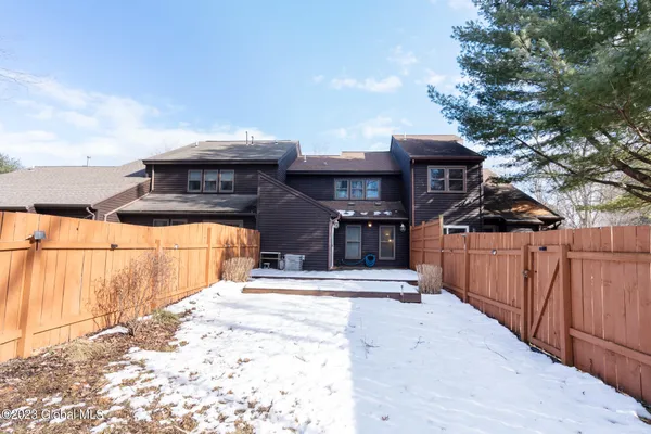 $2,200 | 416 Greenhill Court, Guilderland, NY 12203