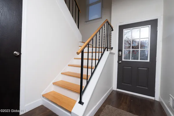 $2,200 | 416 Greenhill Court, Guilderland, NY 12203