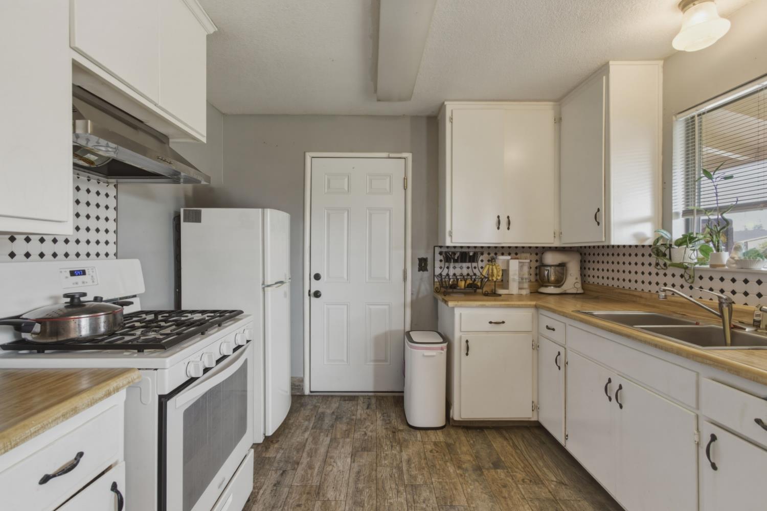 1847 West 8th Street Merced, CA 95341 - Photo 8 of 25