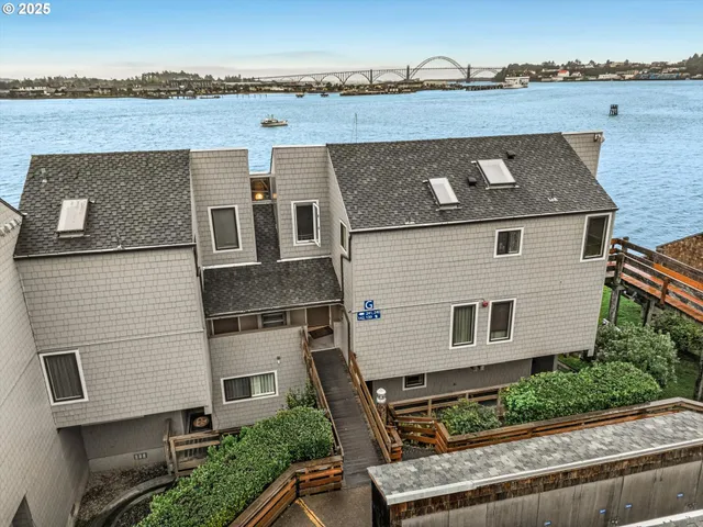 $228,000 | 1000 Southeast Bay Blvd. Boulevard, Unit 140, Newport, OR 97365