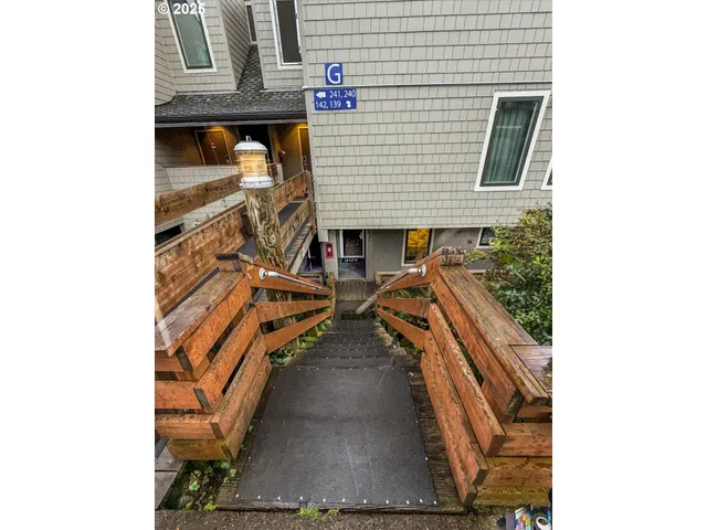 $228,000 | 1000 Southeast Bay Blvd. Boulevard, Unit 140, Newport, OR 97365