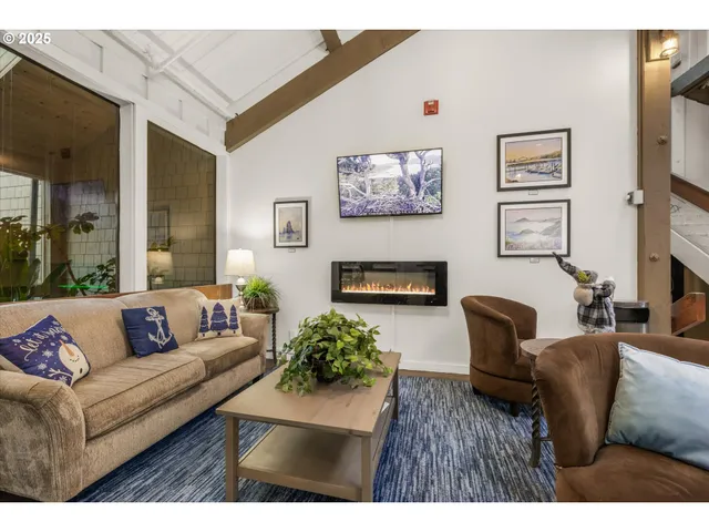 $228,000 | 1000 Southeast Bay Blvd. Boulevard, Unit 140, Newport, OR 97365