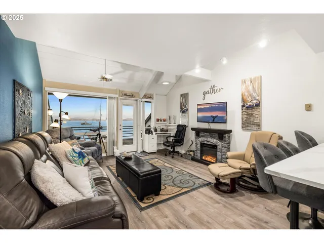 $228,000 | 1000 Southeast Bay Blvd. Boulevard, Unit 140, Newport, OR 97365