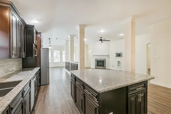$2,595 | 13731 Cypresswood Crossing Boulevard, Houston, TX 77070