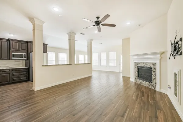 $2,595 | 13731 Cypresswood Crossing Boulevard, Houston, TX 77070