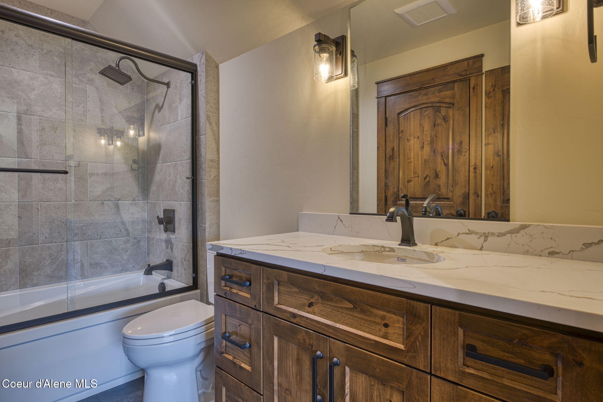 4450 Dufort Road Sagle, ID 83860 - Photo 58 of 81 Bathroom