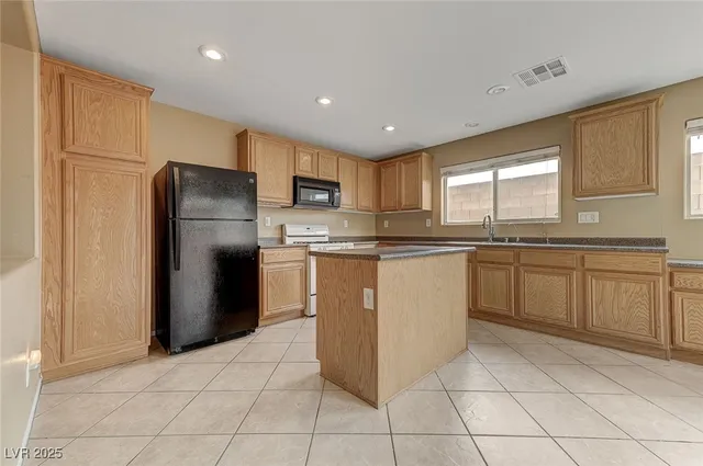 $1,870 | 83 Lockheed Avenue, Las Vegas, NV 89183