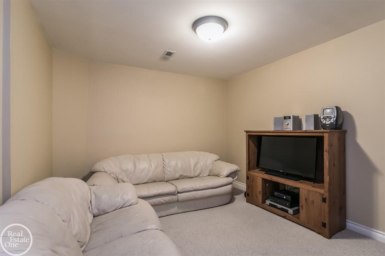 895 Quarry Drive Rochester Hills, MI 48306 - Photo 43 of 49