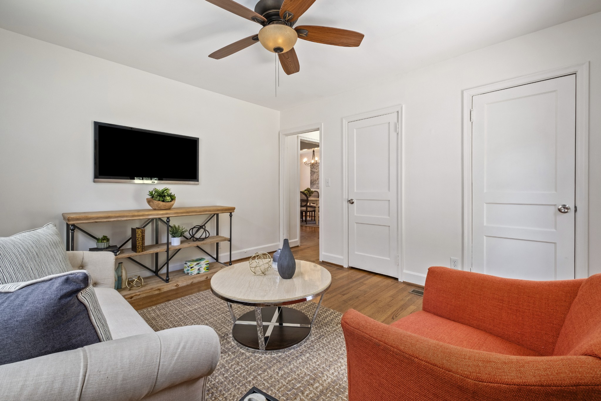 3910 Valley Road Nashville, TN 37205 - Photo 14 of 41 a living room with furniture and a flat screen tv