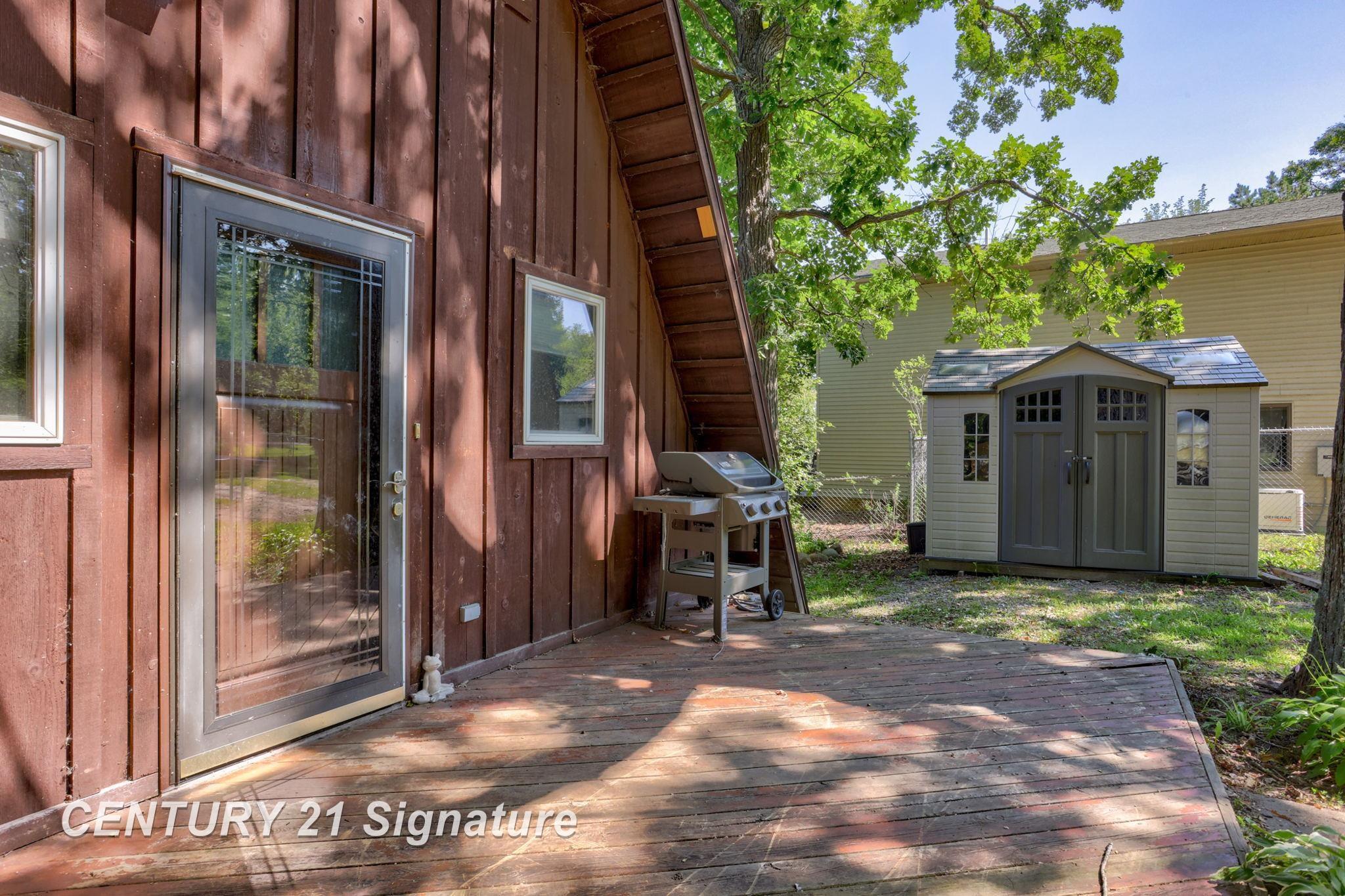 5201 Oakridge Road Beaverton, MI 48612 - Photo 4 of 49