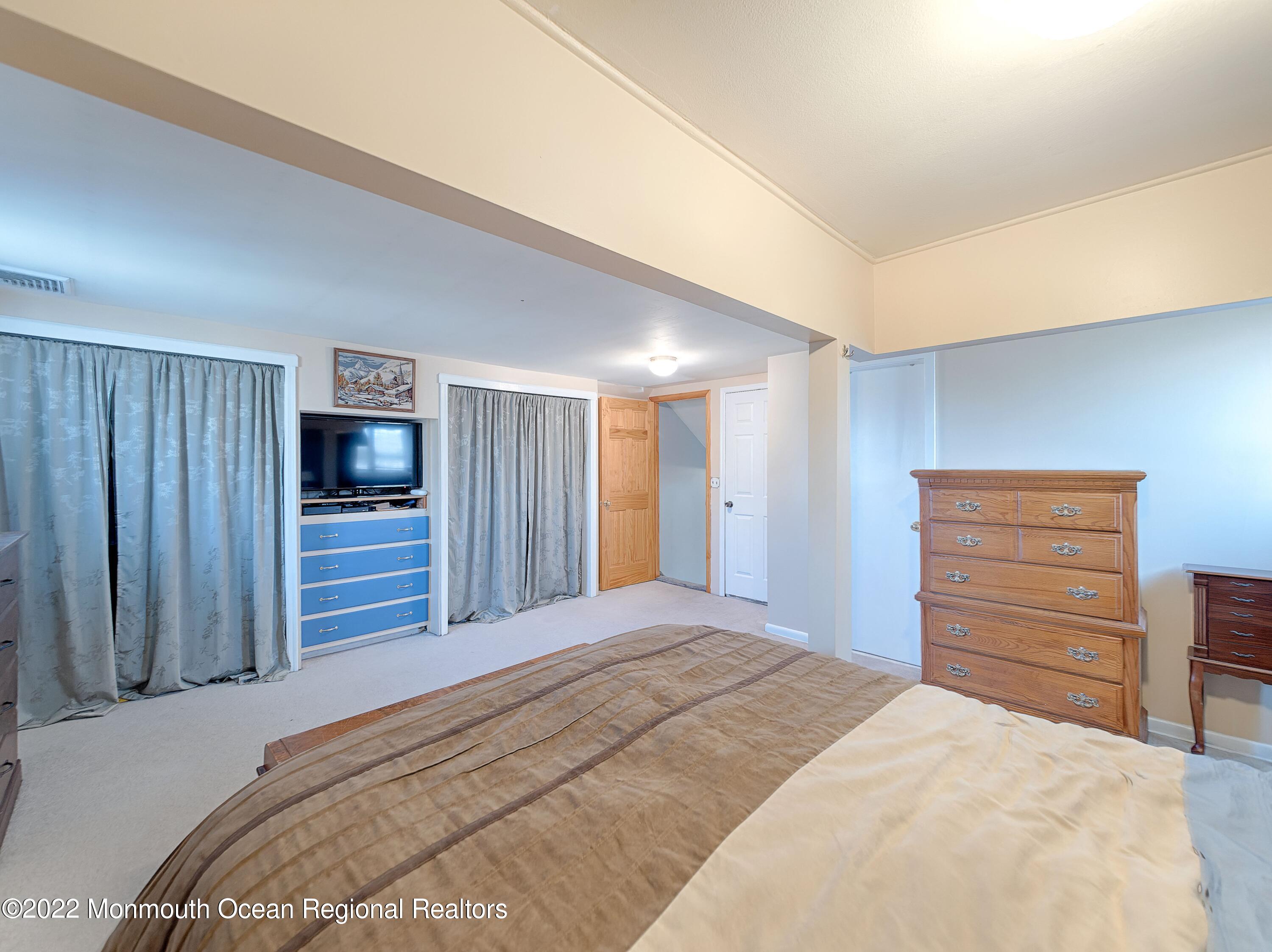 13 Simpson Road Somerset, NJ 08873 - Photo 25 of 48 P4021821_HDR