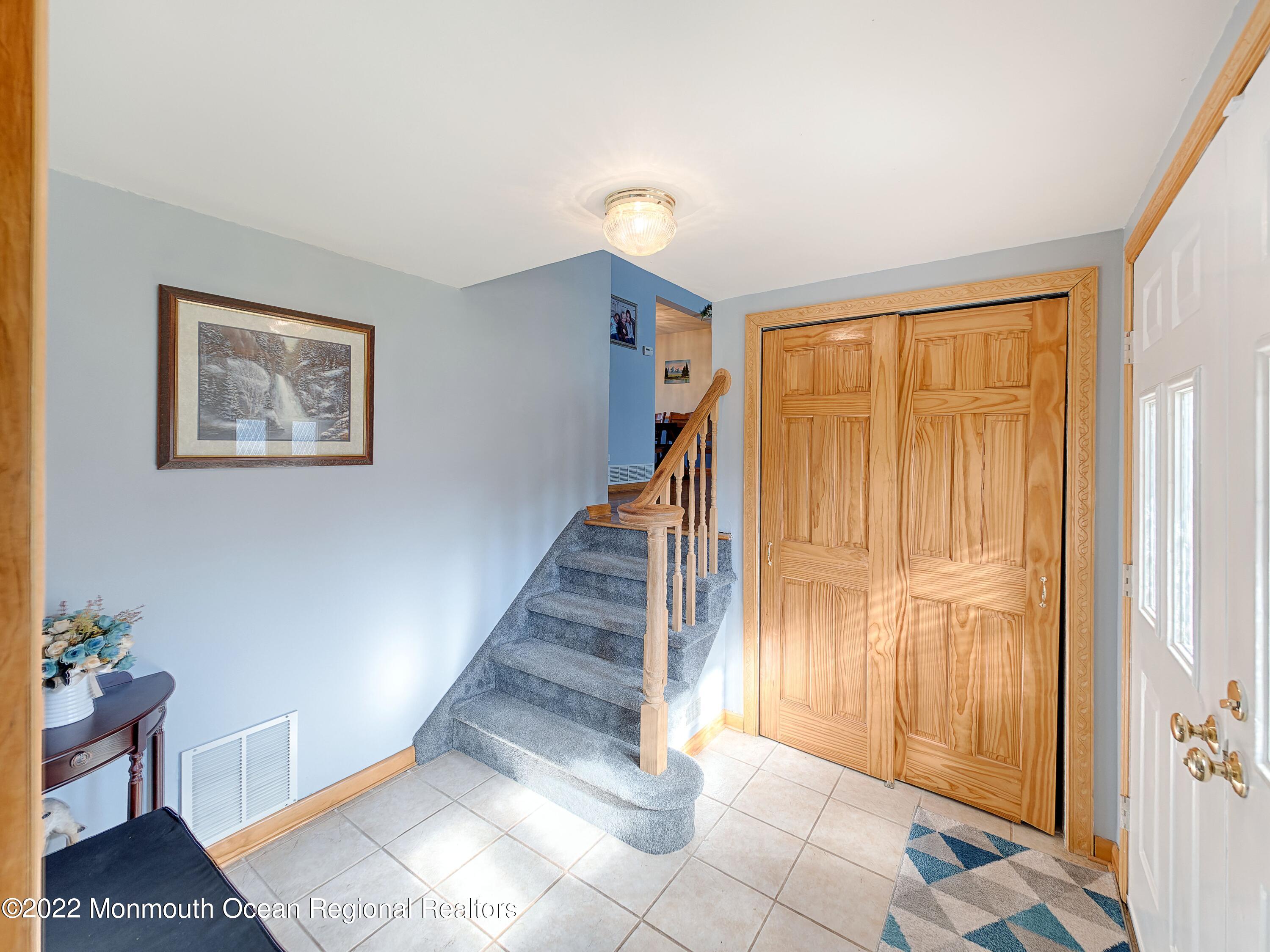 13 Simpson Road Somerset, NJ 08873 - Photo 7 of 48 P4021126_HDR
