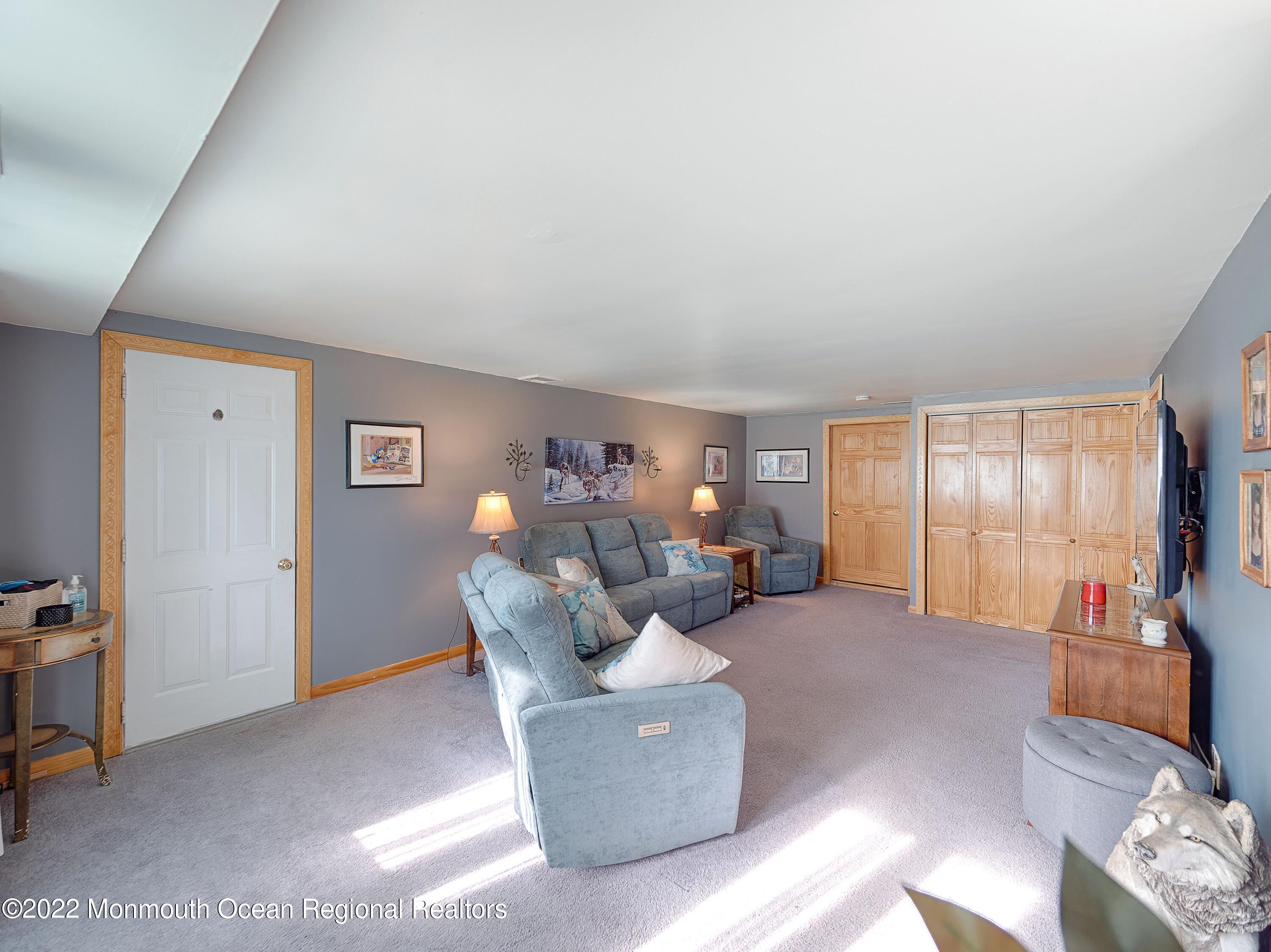 13 Simpson Road Somerset, NJ 08873 - Photo 8 of 48 P4021141_HDR