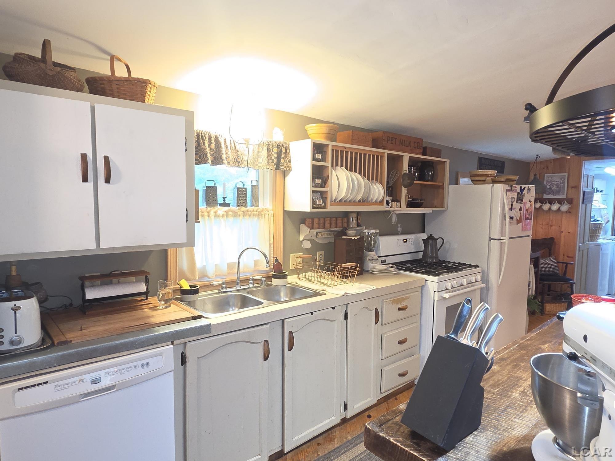 942 Munith Road Jackson, MI 49201 - Photo 22 of 50 50222367-e8f9c0e7-e770-4c50-928e-7281a44eb8a0.JPG