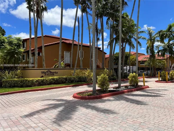 $2,300 | 15600 Southwest 80th Street, Unit L102, Miami, FL 33193
