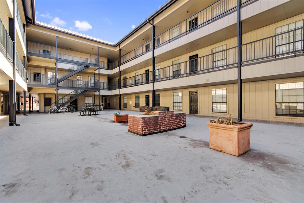 2401 Leon Street, Unit 201 Austin, TX 78705 - Photo 11 of 13