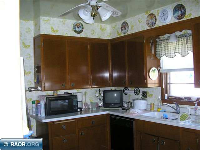 805 South 8th Street Virginia, MN 55792 - Photo 2 of 4
