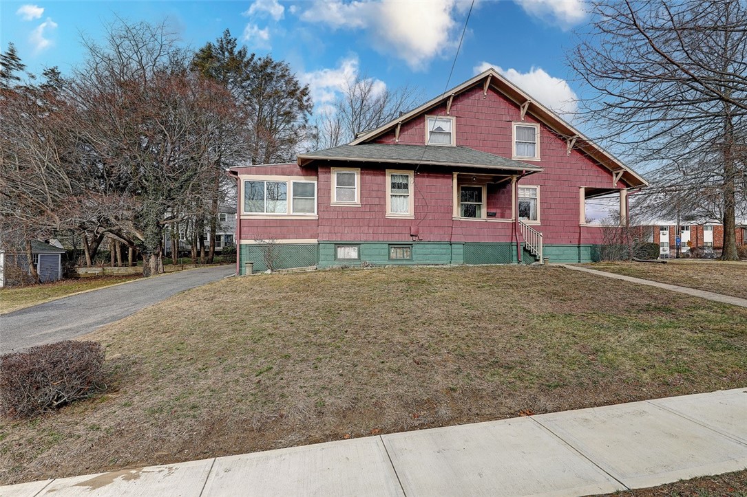 1 Aberdeen Road East Providence, RI 02915 - Photo 2 of 48